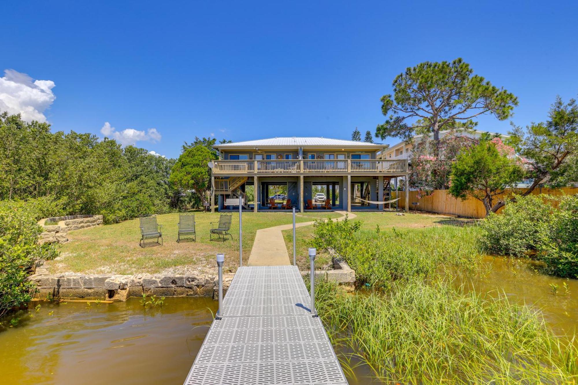 Waterfront Cedar Key Duplex Home Grill And Dock! ภายนอก รูปภาพ