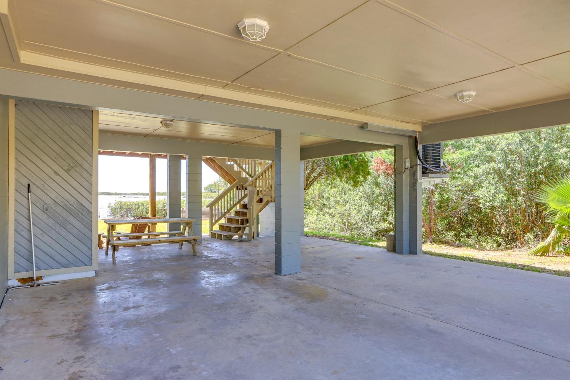 Waterfront Cedar Key Duplex Home Grill And Dock! ภายนอก รูปภาพ